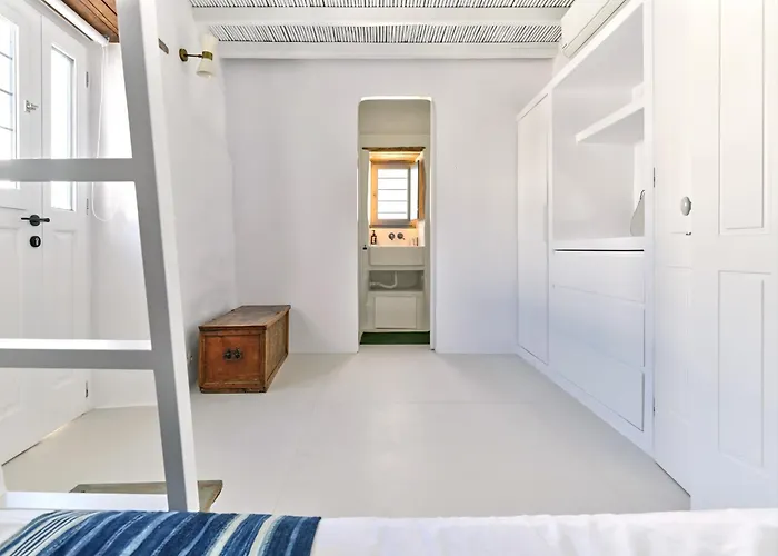 Center - Cycladic House On 3 Levels *