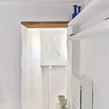 Center - Cycladic House On 3 Levels *