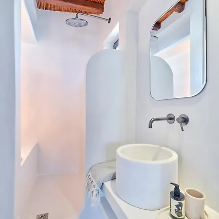 Center - Cycladic House On 3 Levels