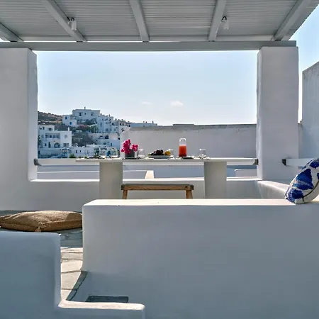 Center - Cycladic House On 3 Levels *