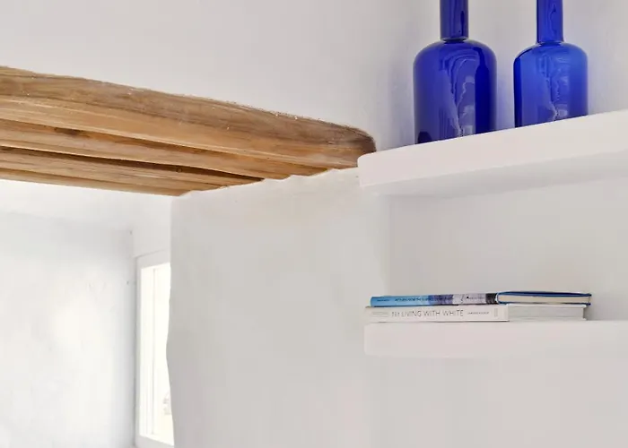 Center - Cycladic House On 3 Levels *