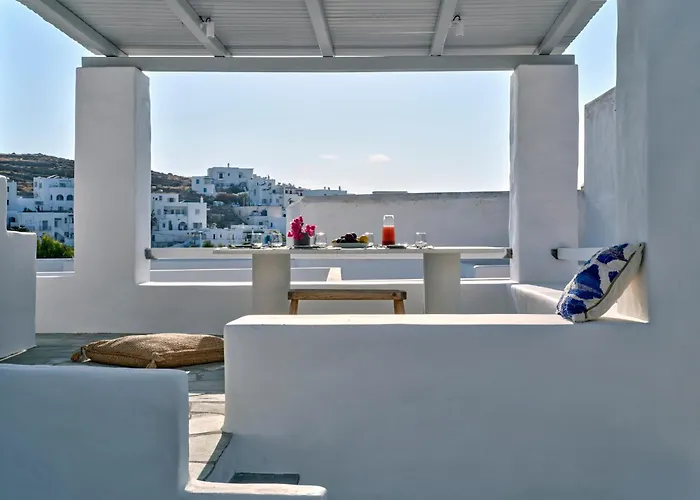 Center - Cycladic House On 3 Levels *